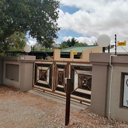 Gemutlich Guesthouse Upington Eksteriør billede